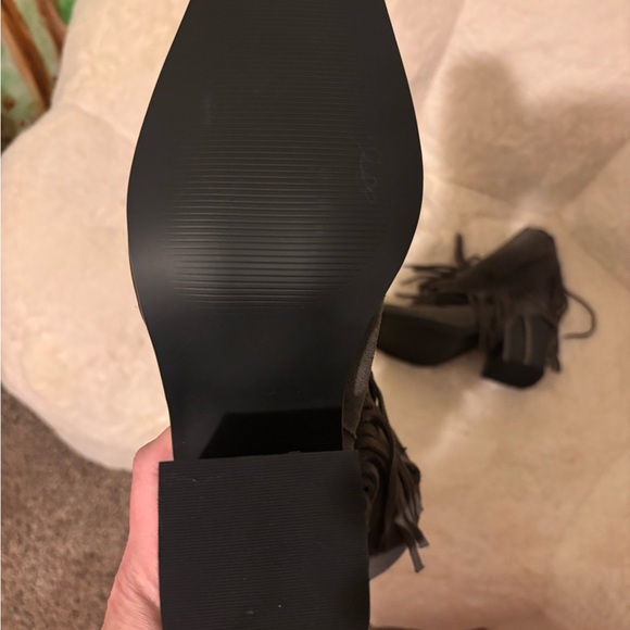 Steve Madden Pia Fringe Suede Ankle Boots - Gray Brand New - Picture 4 of 4